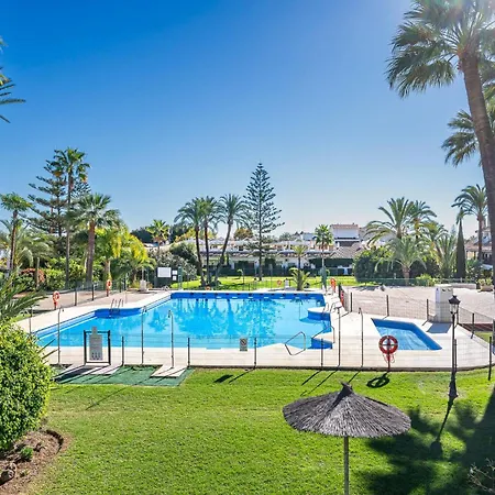 Charming With A Terrace And Pool Views Marbellac
