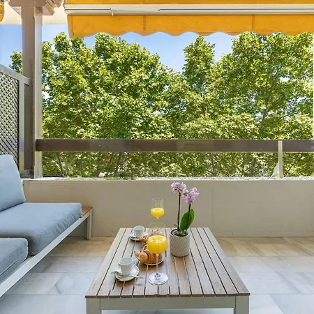 Appartement Charming With A Terrace And Pool Views Marbellac