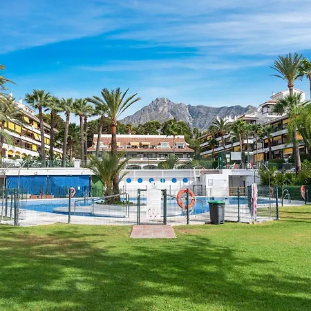 Charming With A Terrace And Pool Views Marbellac